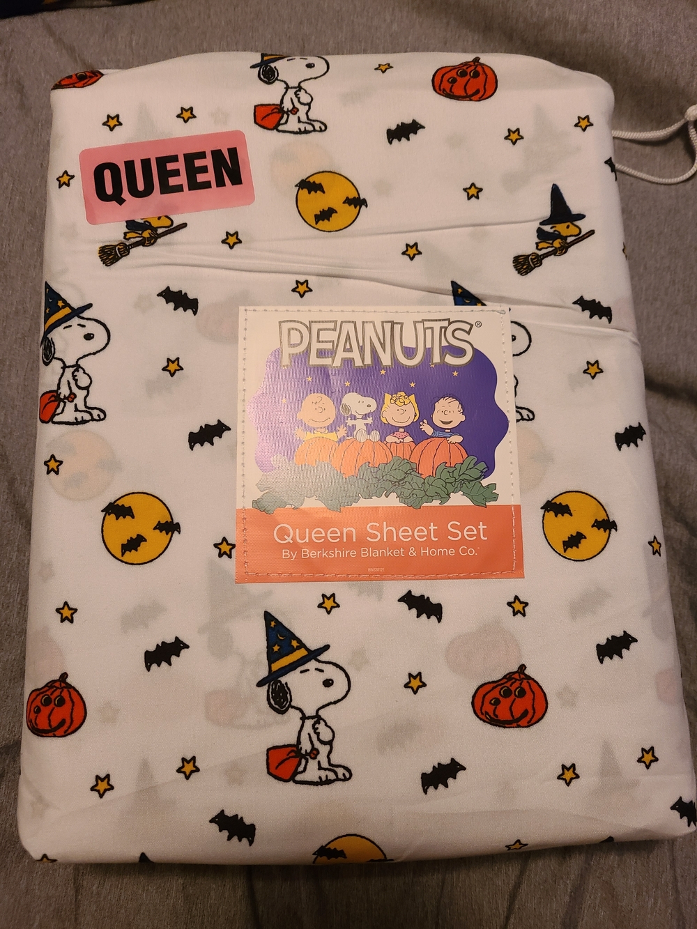 Berkshire Peanuts Halloween  Queen Sheet Set White with Snoopy, Bats, Pumpkins